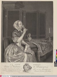 LA SANTÉ PORTÉE [Vor einem Paravent sitzende Frau trinkt aus einem Glas. In ihrer anderen Hand befindet sich ein Zettel. Neben ihr liegt ein Teppich auf einem Tisch; auf ihm eine Kanne und ein Kerzenhalter]