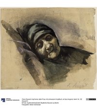 Kopf einer alten Frau mit schwarzem Kopftuch, en face liegend