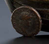 Münze des Nero als Rad an einem Weihrauchschiffchen des 16. Jahrhunderts