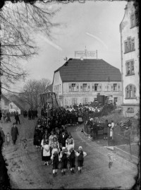 Umzug der Fasnachtsgesellschaft Narrhalla in Buchen 1925