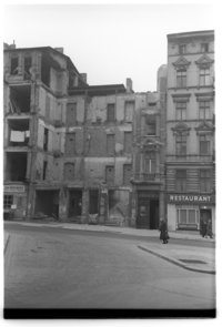 Negativ: Ruine, Langenscheidtstraße 2, 1949