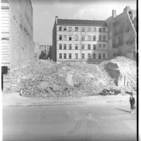Negativ: Trümmer, Ansbacher Straße 52, 1950
