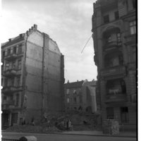 Negativ: Trümmer, Apostel-Paulus-Straße 27, 1950