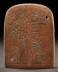 Miniaturschild mit Darstellung des vergöttlichten Pharao Amenhotep I.