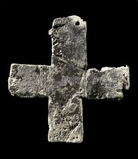 Kleines Kreuz aus dem Grab Kaiser Heinrichs V.
