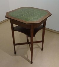 Teetisch aus der Mainzer Möbelfabrik Anton Bembé