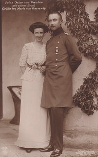 Prinz Oskar von Preussen und seine Braut Gräfin Ina Marie von Bassewitz. by  PHOTOTEK
