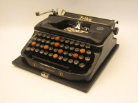 Schreibmaschine Erika Modell 8