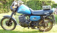 Motorrad MZ ETZ 301 Kanuni von 1996 in blau