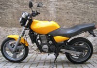 Motorrad MZ RT 125 von 2002 in gelb