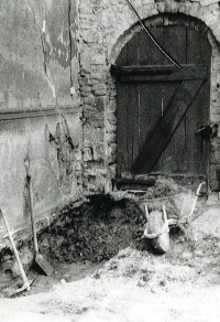 Bördehof, Dahlenwarsleben (1986) [46] - Ausschachtung für Fundamentverfestigung durch Einbringen von Beton