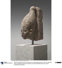 Kopf einer Statue des Königs Sesostris III. mit oberägyptischer Krone