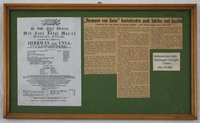 Zeitungsausschnitt und Kopie eines Theaterzettels des Stücks "Hermann von Unna", gerahmt